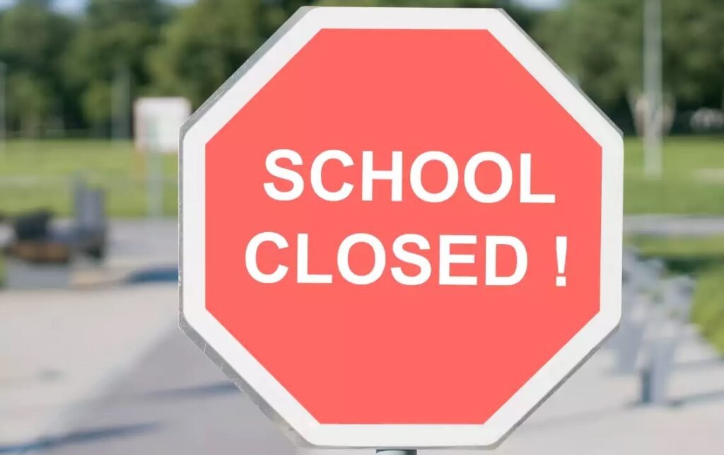 school closed in noida